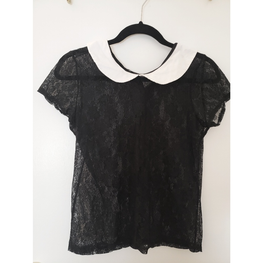 Scalloped collar blouse